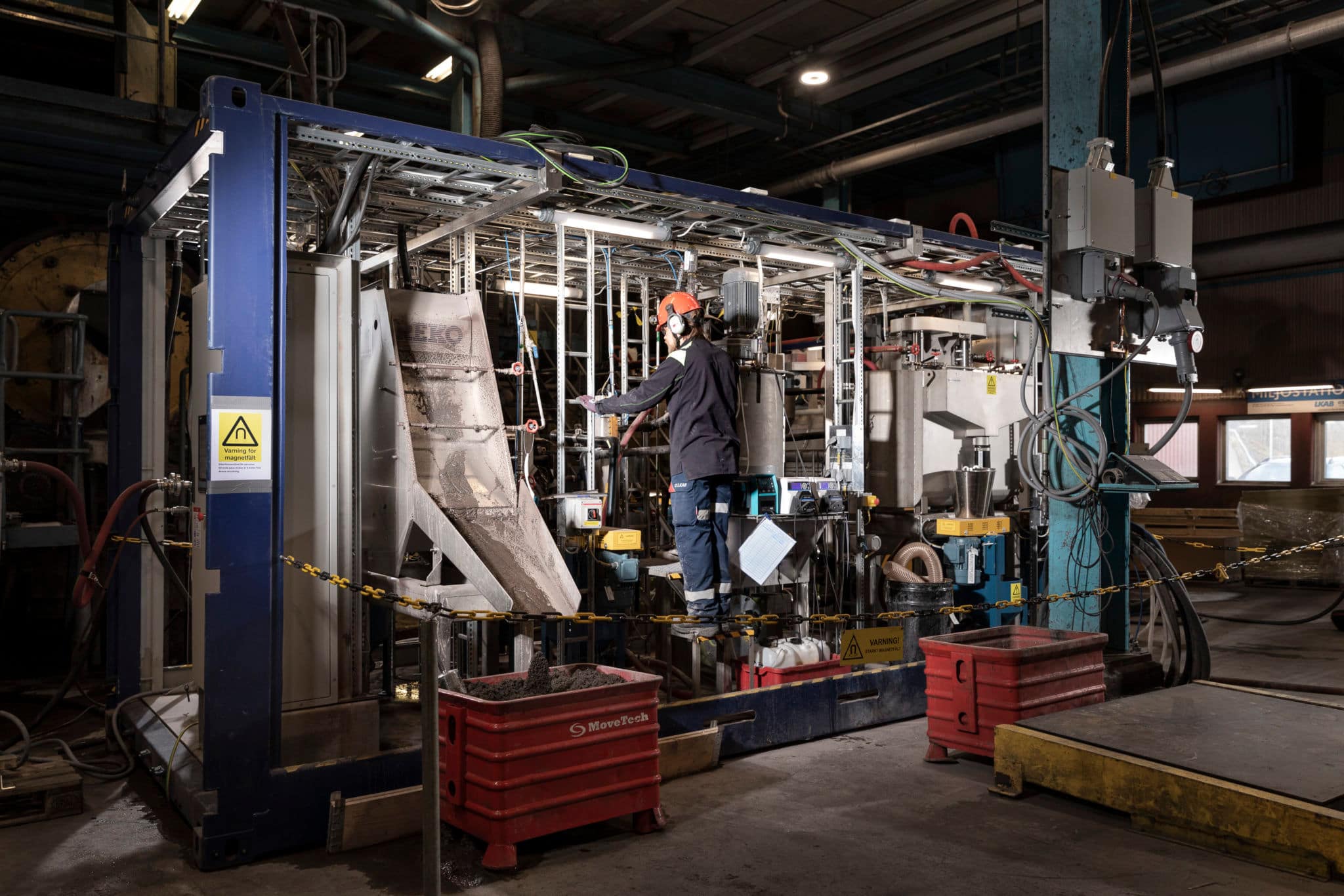 LKAB's engineers inspect part of the ReeMAP apatite pilot plant.