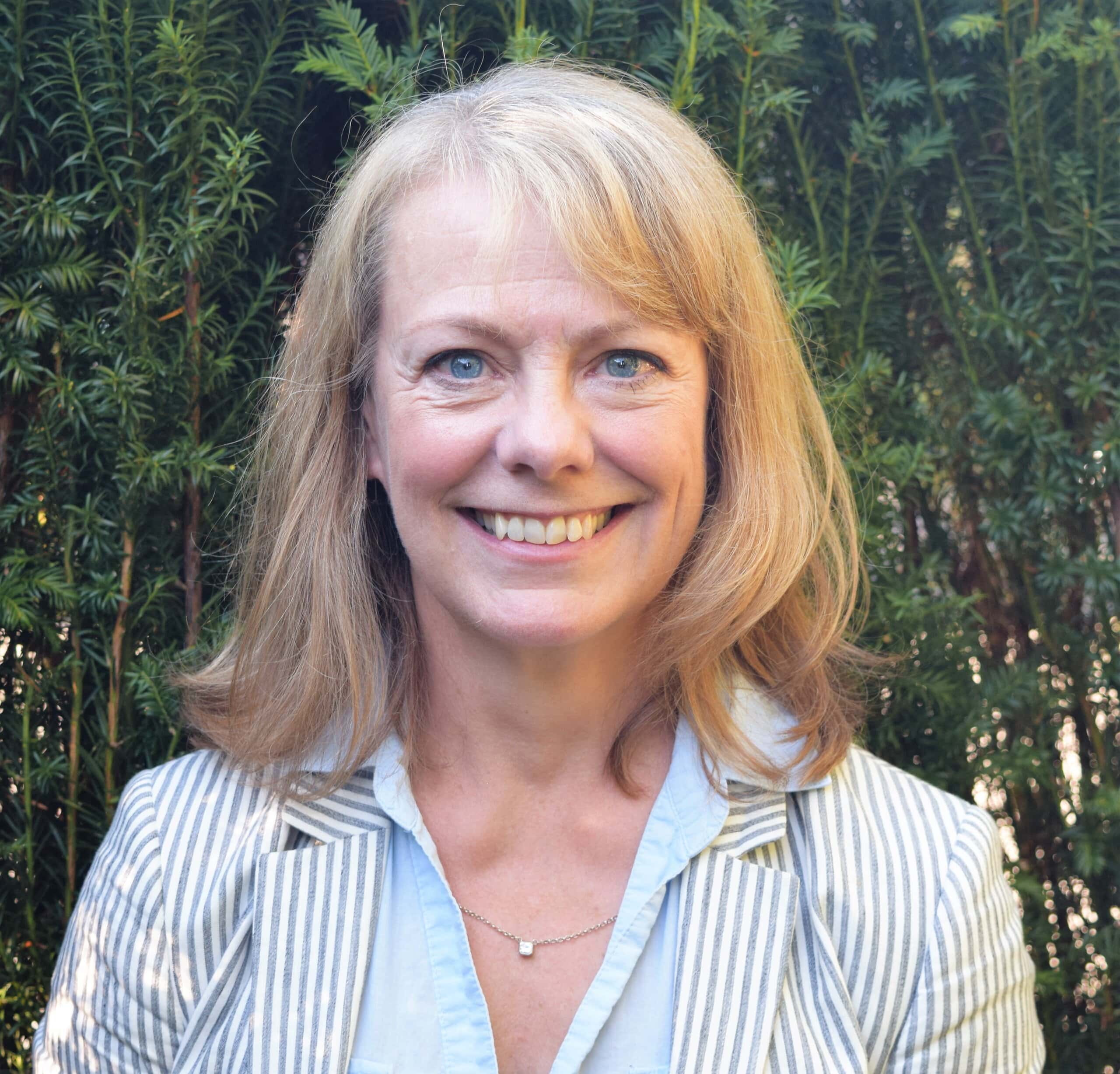 Creating value for many (and money) through mining 1 Dr Jocelyn Fraser