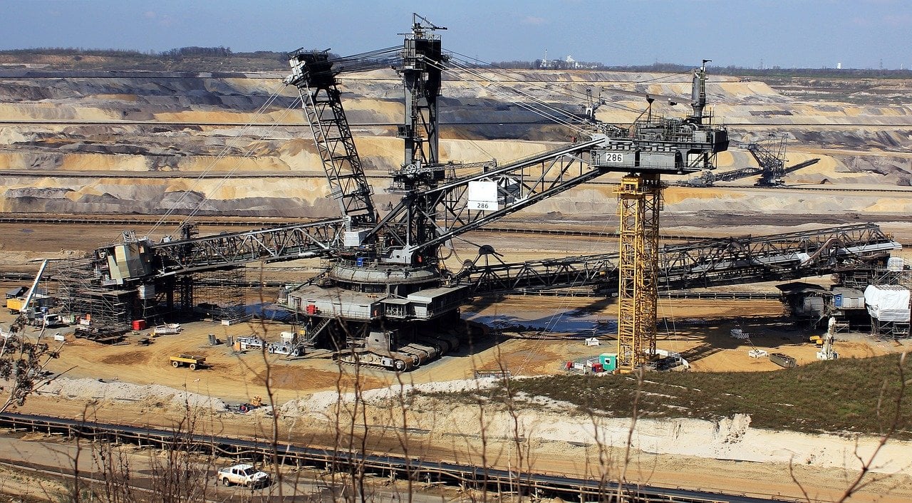 Learning how to decarbonise the mining industry 3 To achieve the Paris Agreement temperature goals will require global cooperation across the mining sector and its supply chains. Image: Pixabay