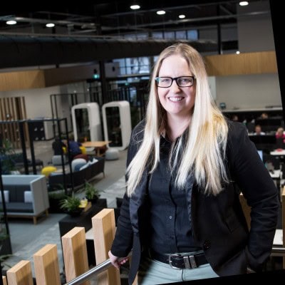 Creating scalable, adaptable, future-fit mines 1 Katie Hulmes hi