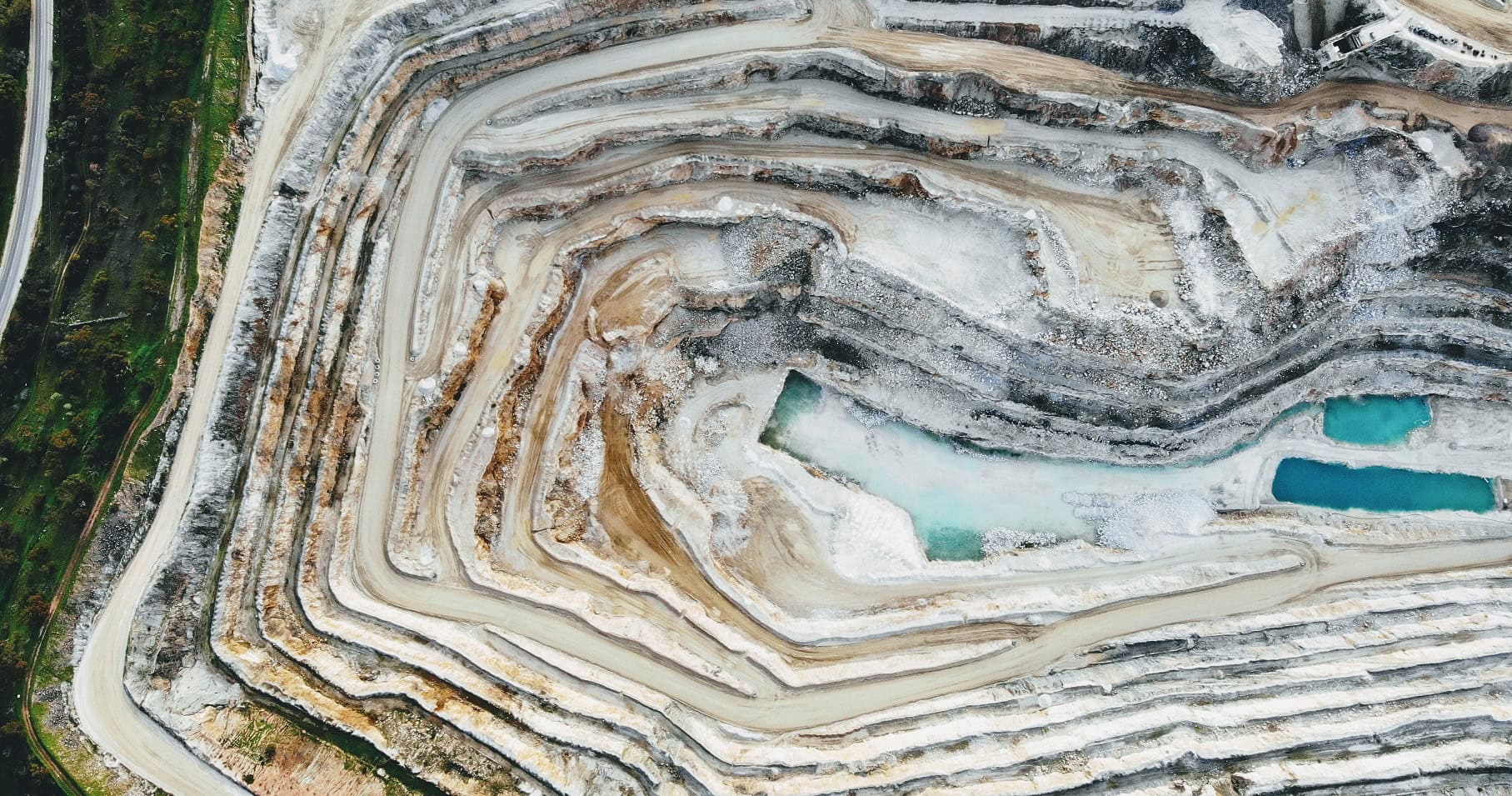 Mining and the tragedy of commons 4 dion beetson oF7hh97lVqA unsplash 1