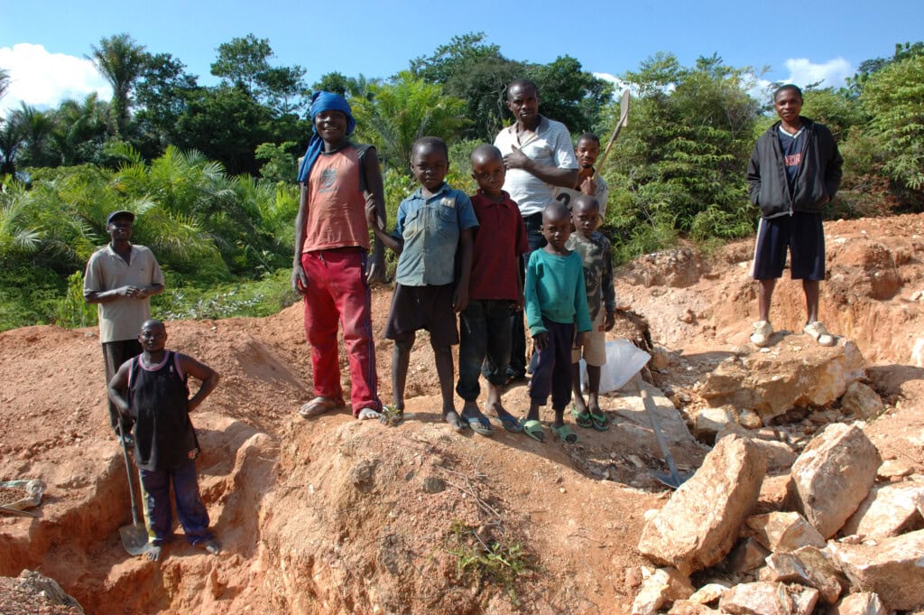 Standing up for small-scale mining 1 Child labor Artisan Mining in Kailo Congo