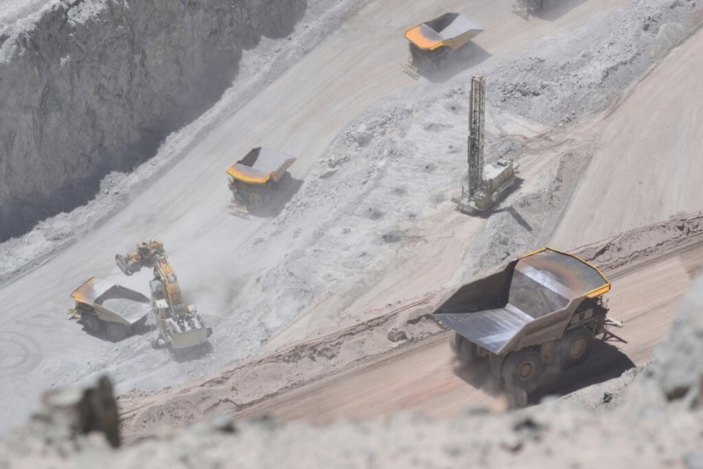Swarming towards new ways of mining 3 3 5 1